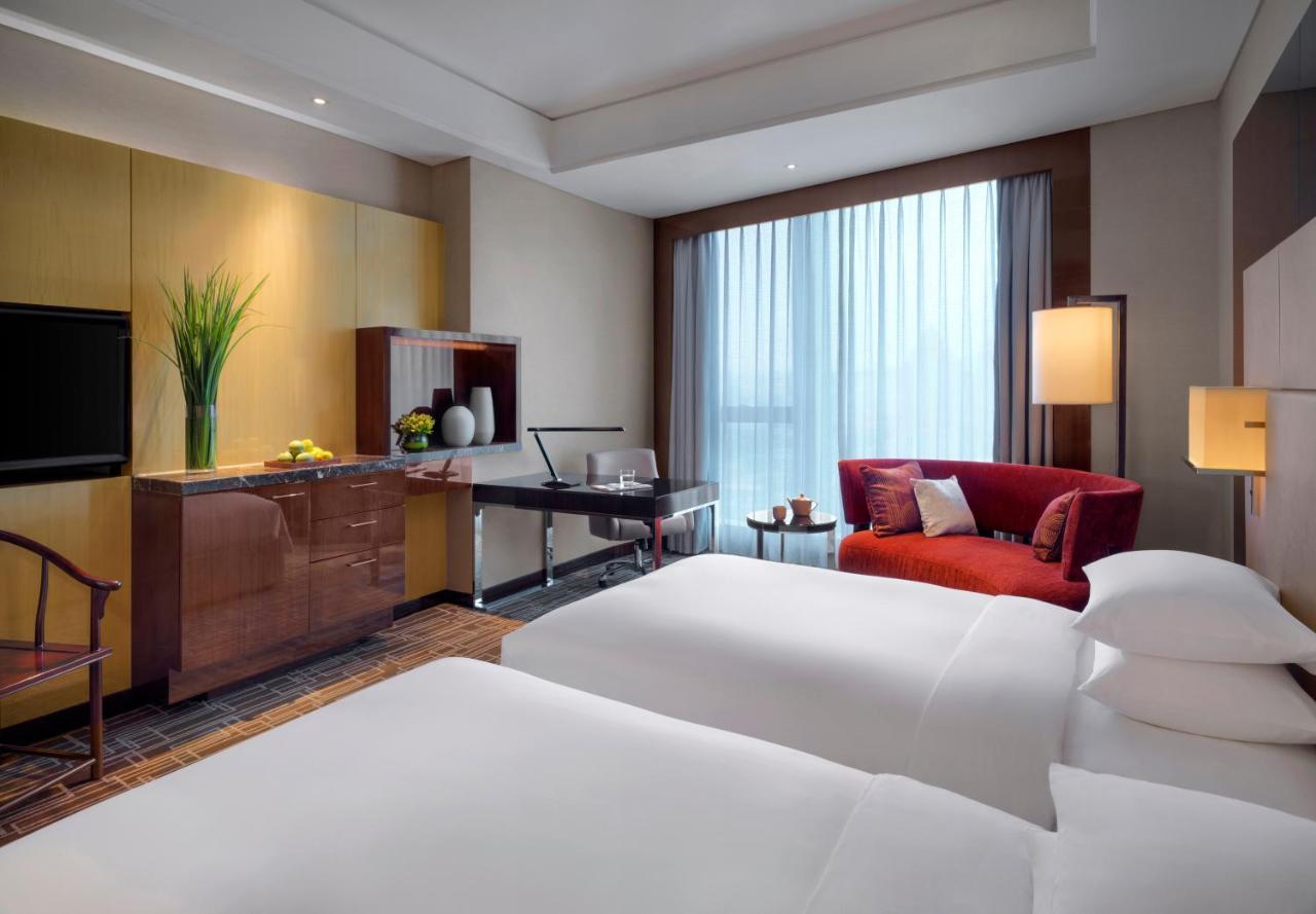 Hyatt Regency Jinan Hotel Exterior photo