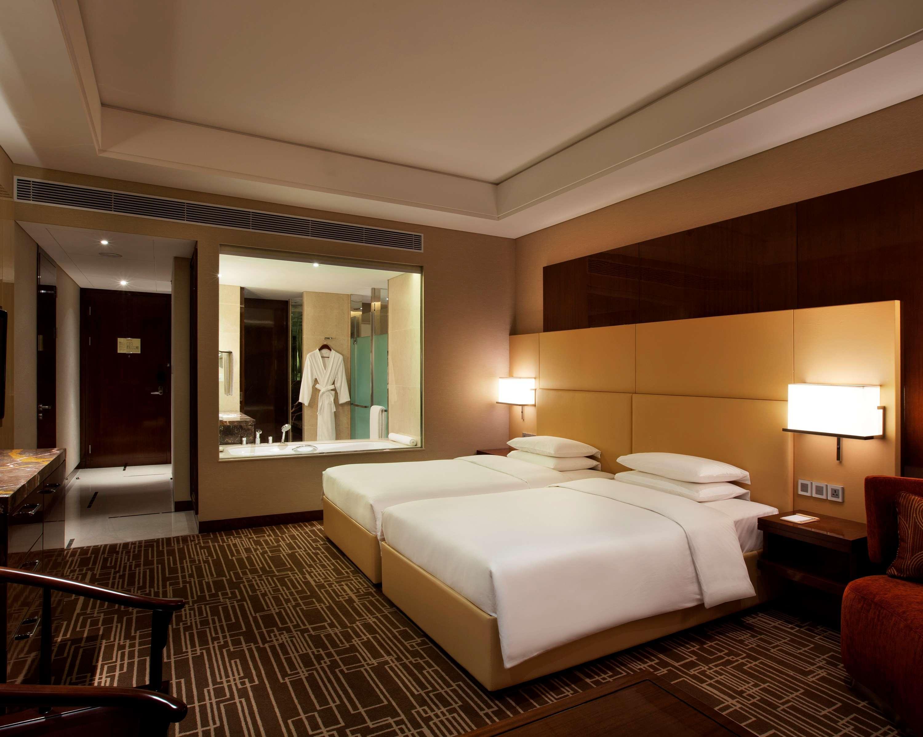 Hyatt Regency Jinan Hotel Exterior photo