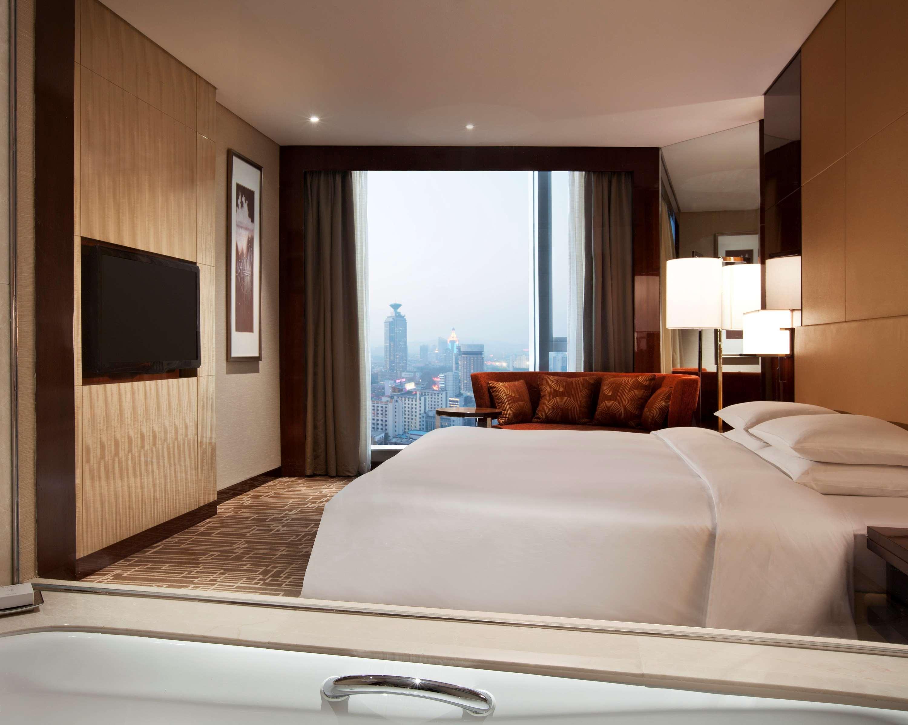 Hyatt Regency Jinan Hotel Exterior photo